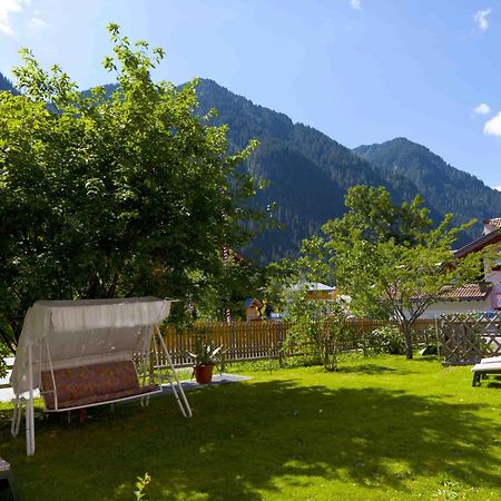 Garni Tyrolia Hotel Кампитело ди Фаса Екстериор снимка