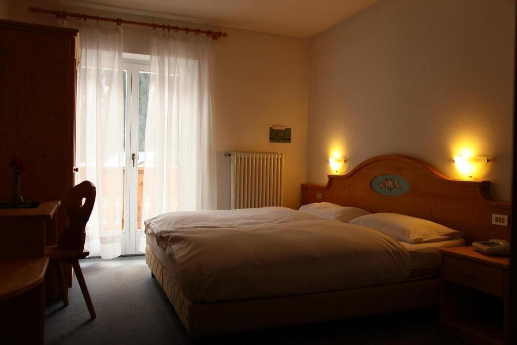 Garni Tyrolia Hotel Кампитело ди Фаса Стая снимка