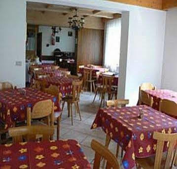 Garni Tyrolia Hotel Кампитело ди Фаса Екстериор снимка